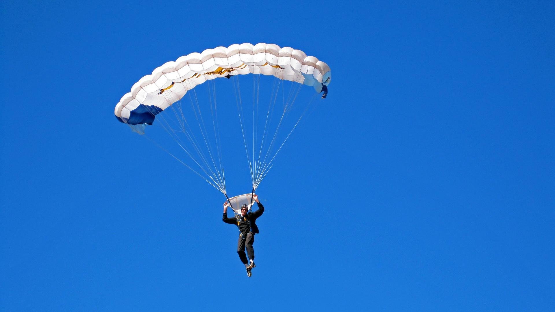 阿尔卡拉斯横扫对手晋级美网八强 新生代对决引爆法拉盛公园