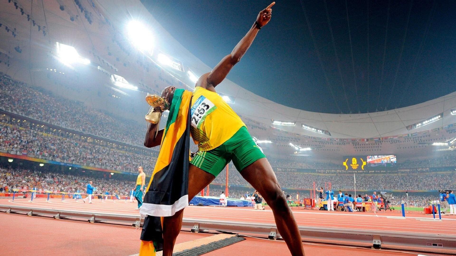 图拉姆头球双响显神威 阿贾克斯角球防线崩盘创十九年尴尬纪录